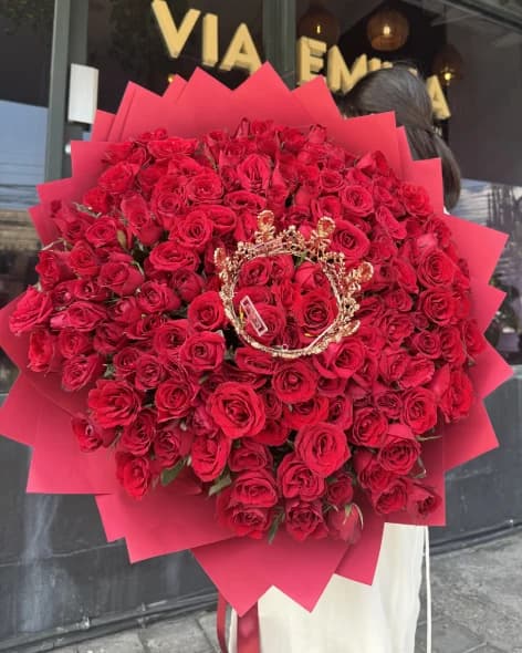 201 Fresh Javanese Roses